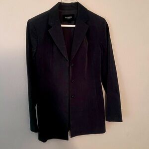 Size 4 Blazer, like new condition, smoke free home!